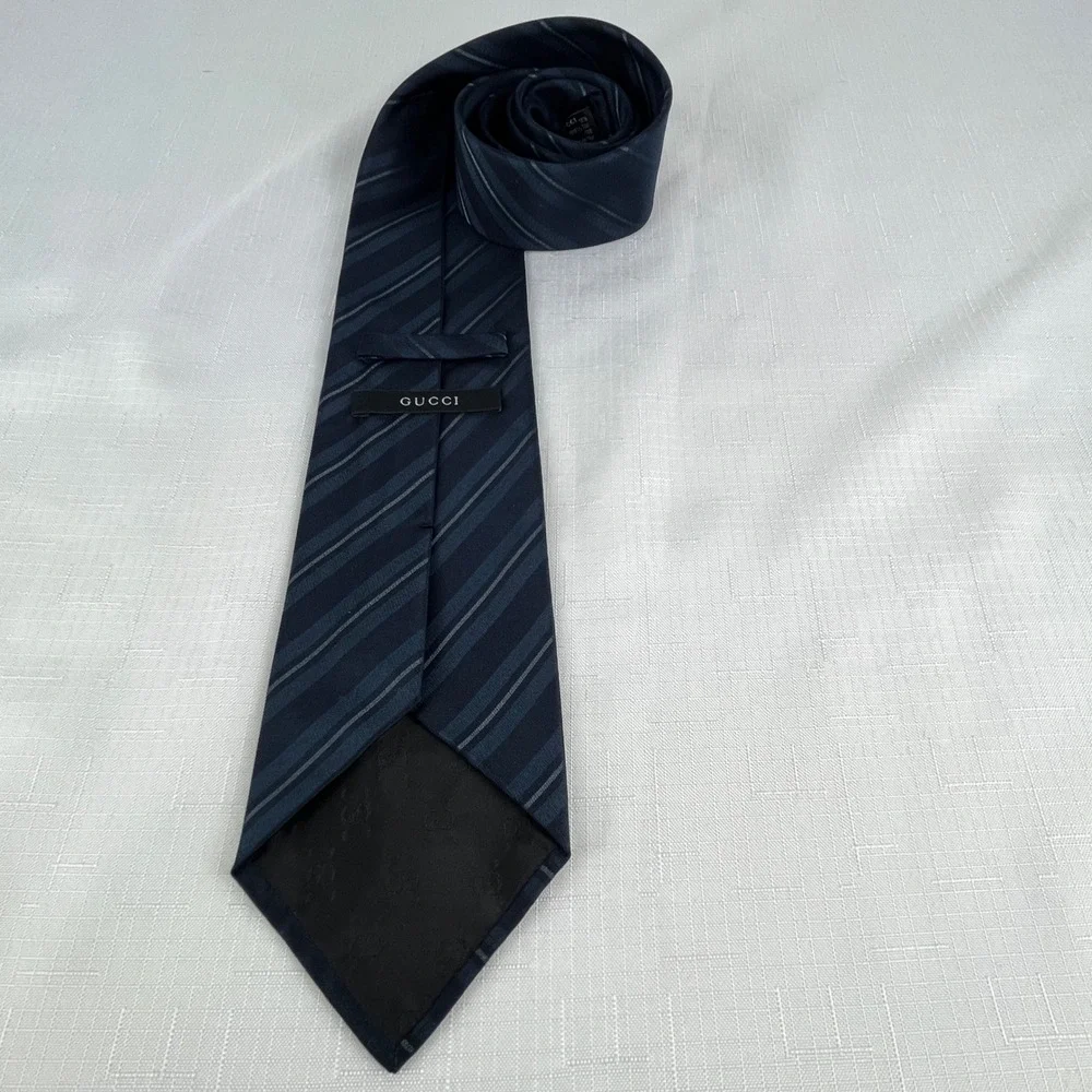 Gucci men silk